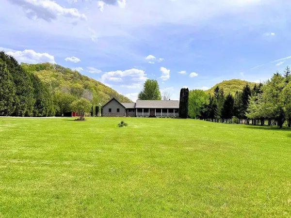 58575 Benhardt Ridge Road, Eastman, WI 54626