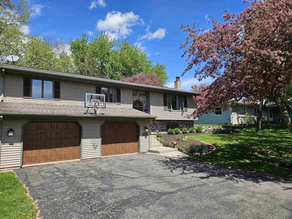 634 Naragansett Avenue, Baraboo, WI 53913 - #1