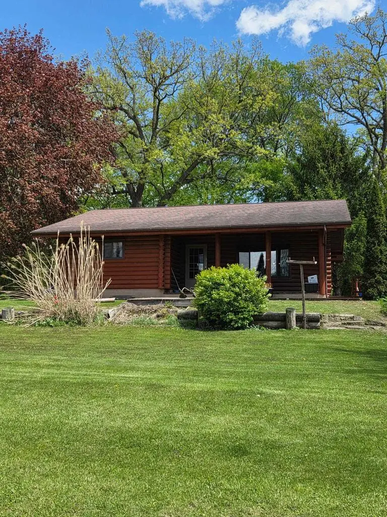 2112 Utica rd Road, Cambridge, WI 53523 - #2