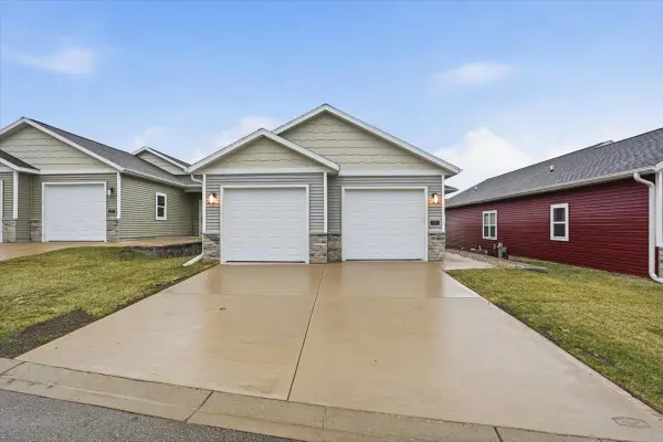 1206 Tivoli Circle, Oregon, WI 53575