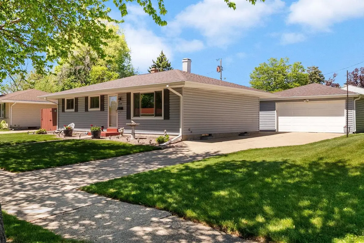1510 Sylvester Street, Janesville, WI 53546 - #1