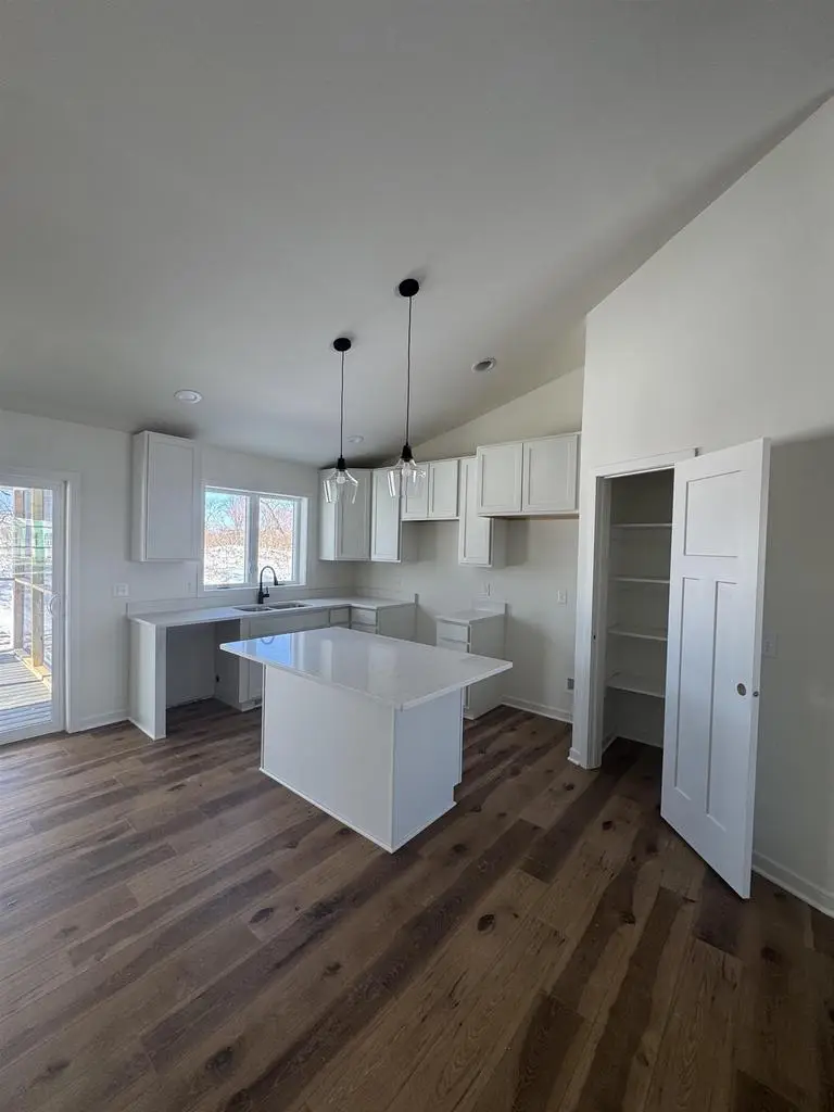 982 Bell Circle, Arlington, WI 53911 - #2