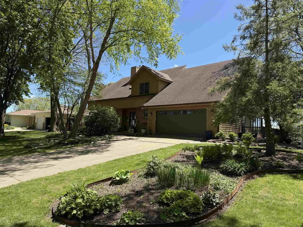 1529 Comanche Glen, Madison, WI 53704 - #1