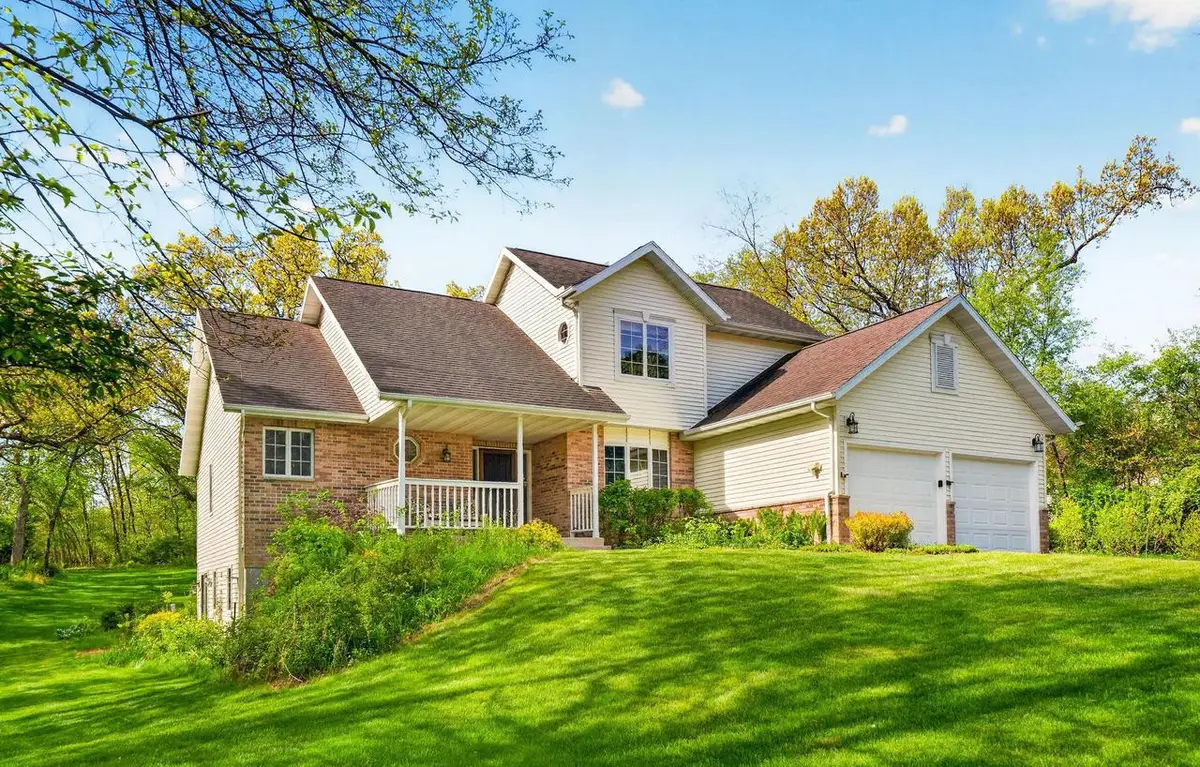W7183 Breneman Road, Pardeeville, WI 53954 - #1