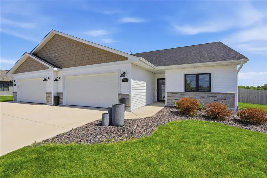 588 Stonewood Court, Evansville, WI 53536 - #3