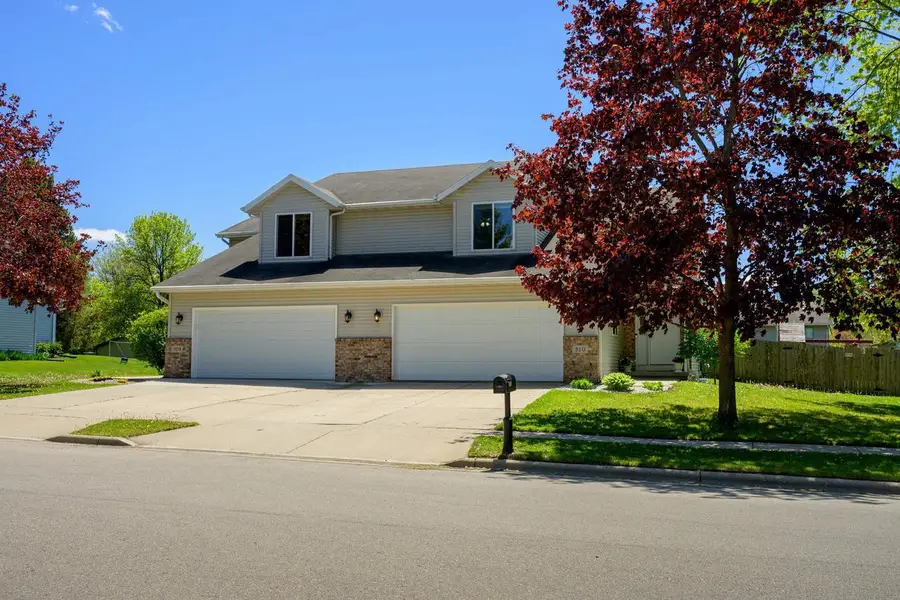 310 W Clover Lane, Cottage Grove, WI 53527 - #2