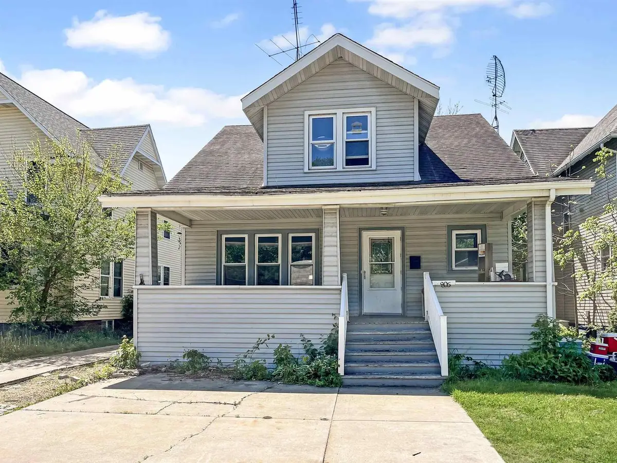 806 E Main Street, Reedsburg, WI 53959 - #1