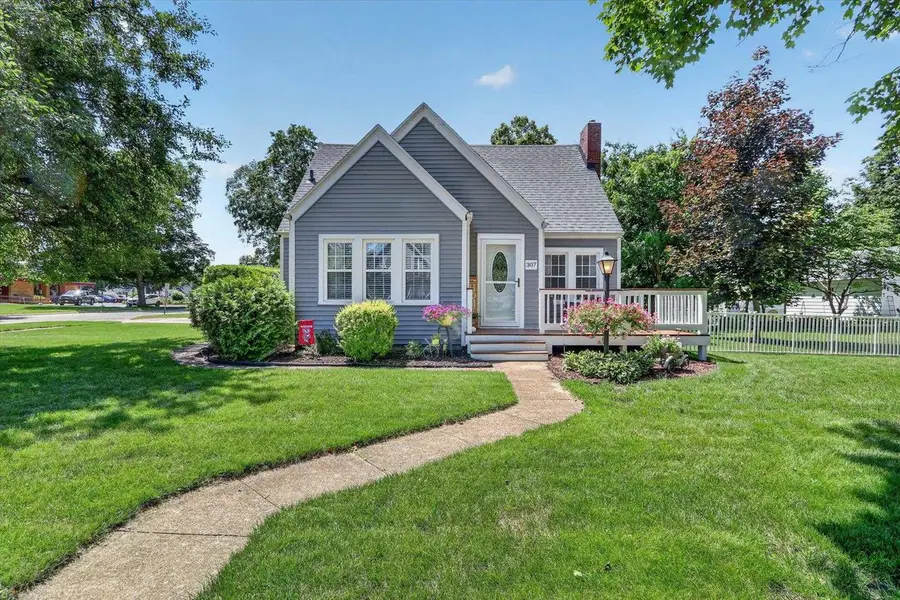 307 Lincoln Street, Evansville, WI 53536 - #2