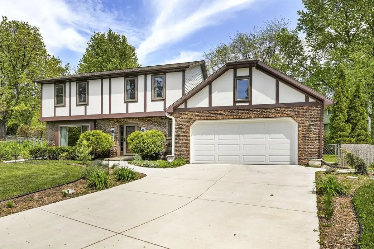 37 Harwood Circle, Madison, WI 53717 - #1