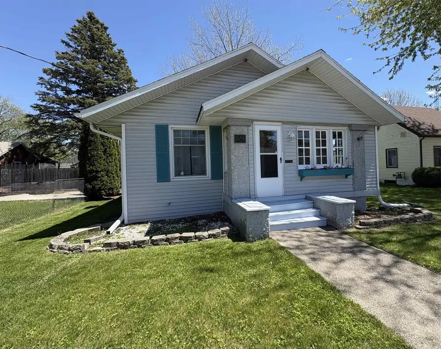 624 Pine Street, Janesville, WI 53548 - #3