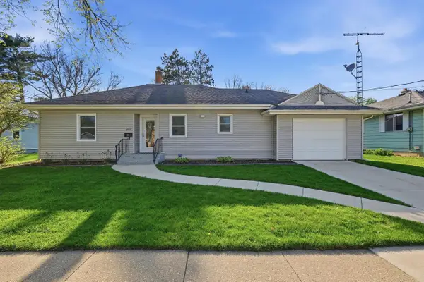 803 E 4th Avenue, Brodhead, WI 53520