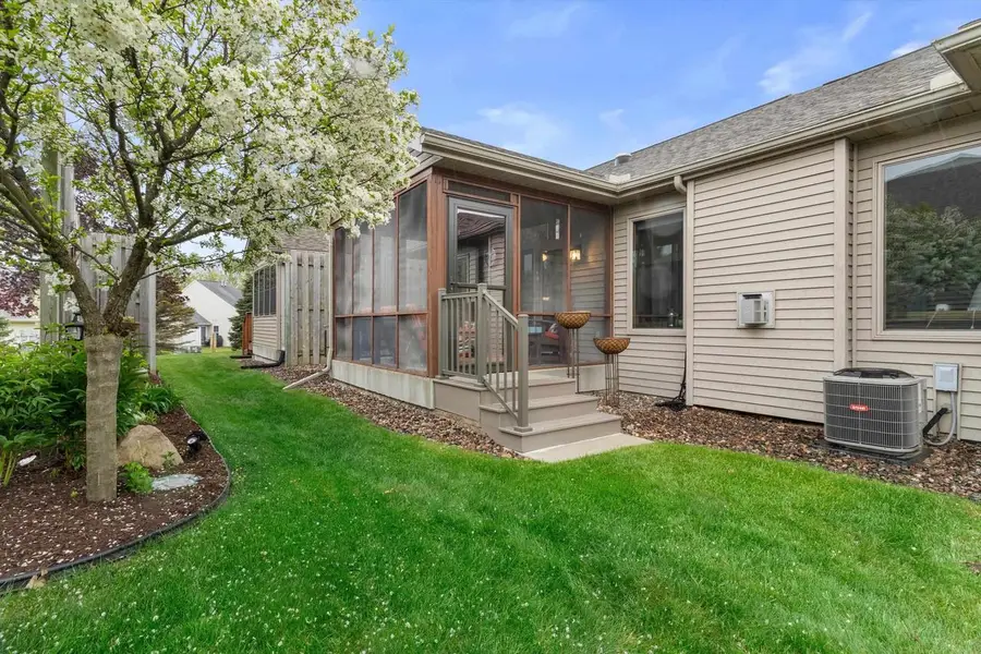528 Clemens Court #7, Portage, WI 53901 - #2