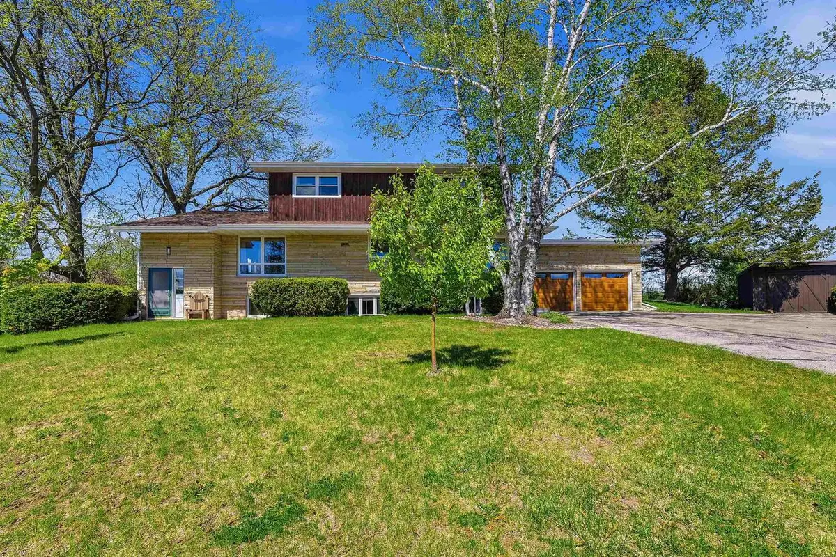 319 Hillcrest Drive, Beaver Dam, WI 53916 - #1