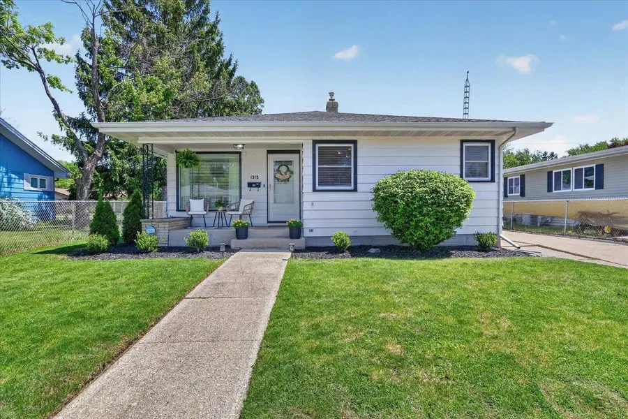 1315 S Pearl Street, Janesville, WI 53546 - #3