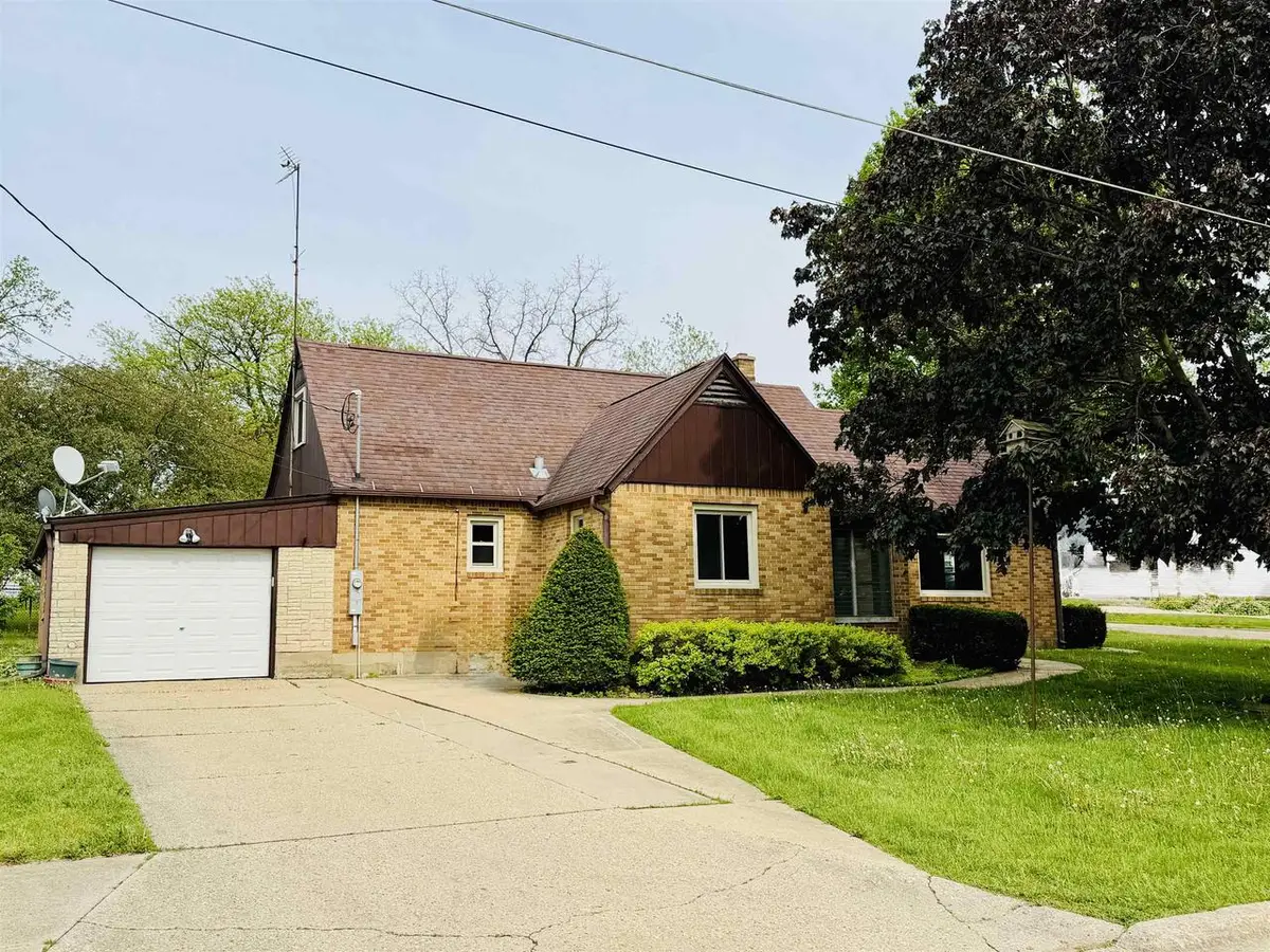 820 9th Avenue, Monroe, WI 53566 - #1