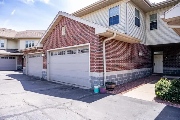 670 E Lake Avenue #203, Wisconsin Dells, WI 53965