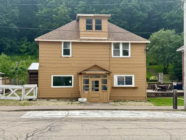 13249 Main Street, Glen Haven, WI 53810