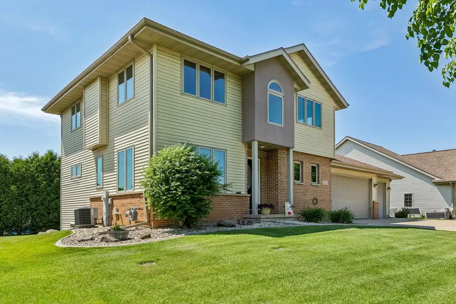 612 Greenfield Drive, Deforest, WI 53532 - #3