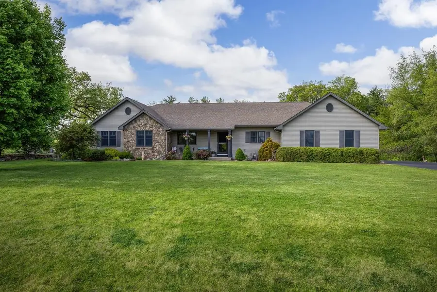 4509 E Palakwia Drive, Janesville, WI 53546 - #2