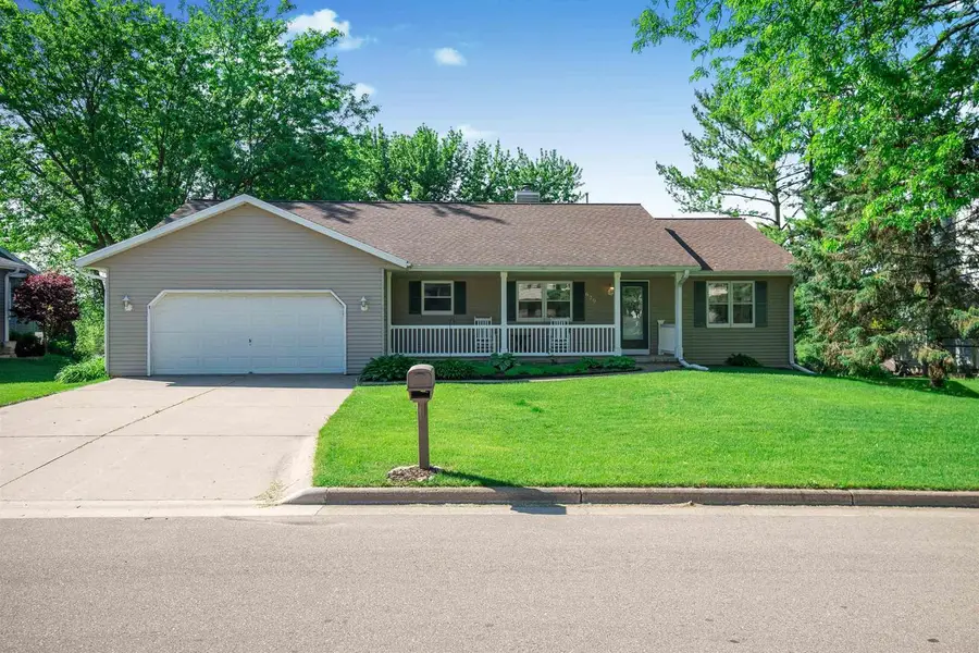 629 W Mohawk Trail, Deforest, WI 53532 - #2