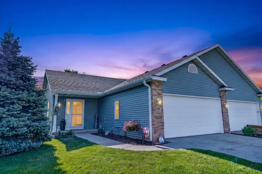 828 Dunn Avenue, Oregon, WI 53575 - #2