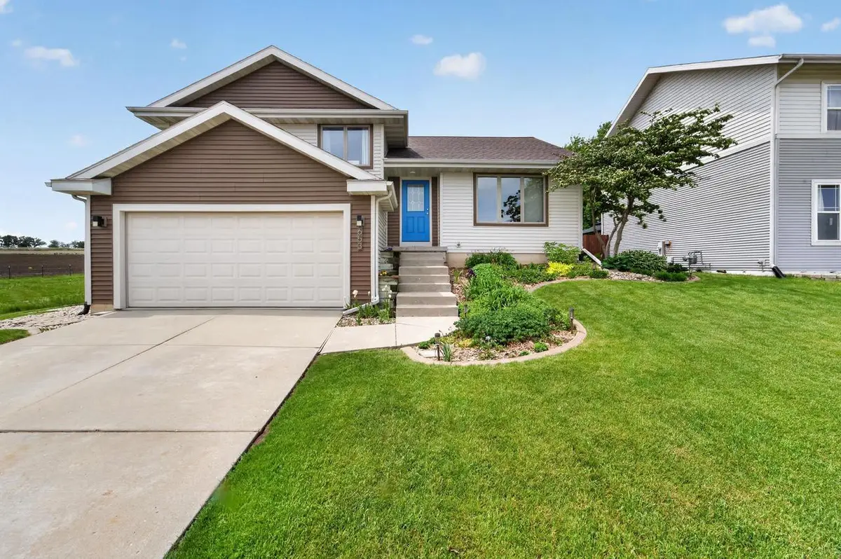653 Autumn Wood Parkway, Deerfield, WI 53531 - #1
