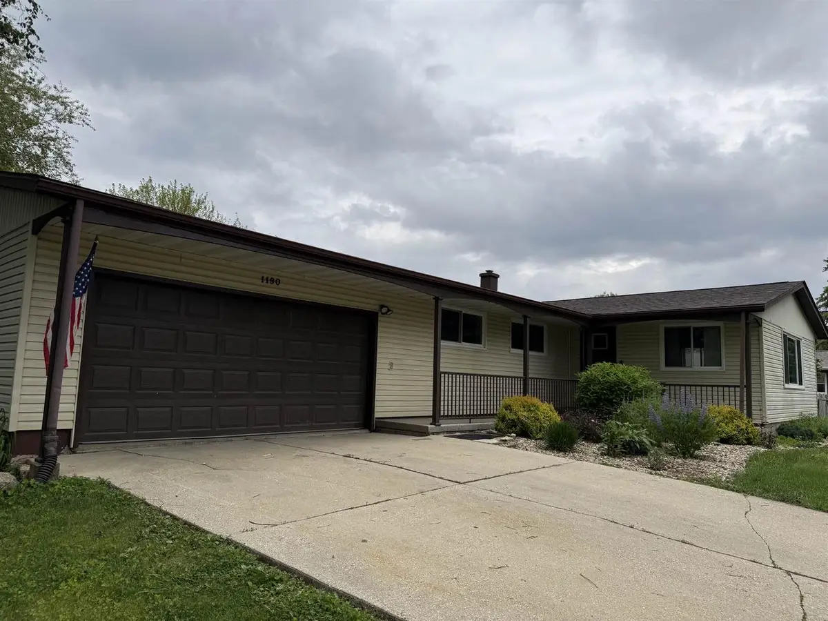 1190 Perry Drive, Platteville, WI 53818 - #1