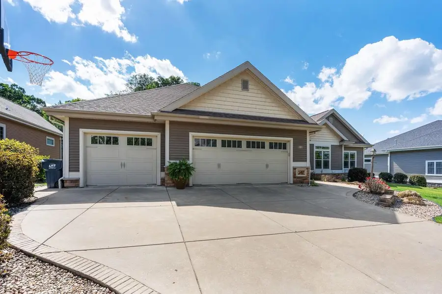 19 Savannah Parkway, Deerfield, WI 53531 - #2