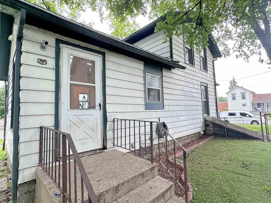 102 Union Street, Janesville, WI 53548 - #3