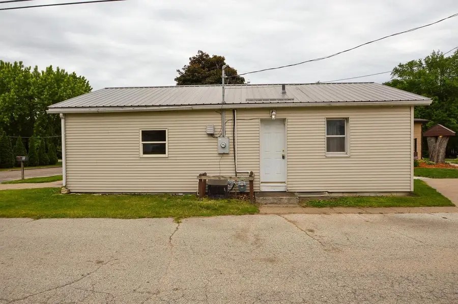 109 W Pine Street, Prairie Du Chien, WI 53821 - #2