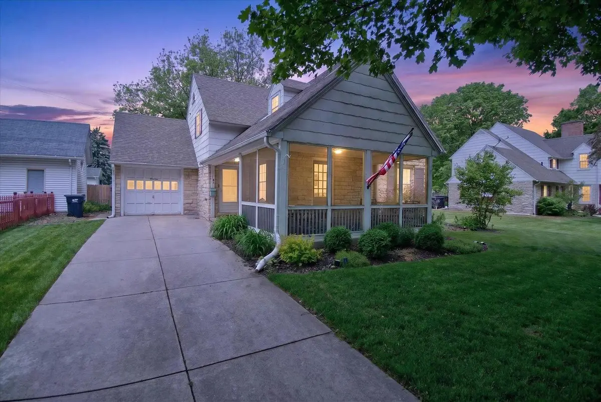 14 E Rockwell Street, Elkhorn, WI 53121 - #1