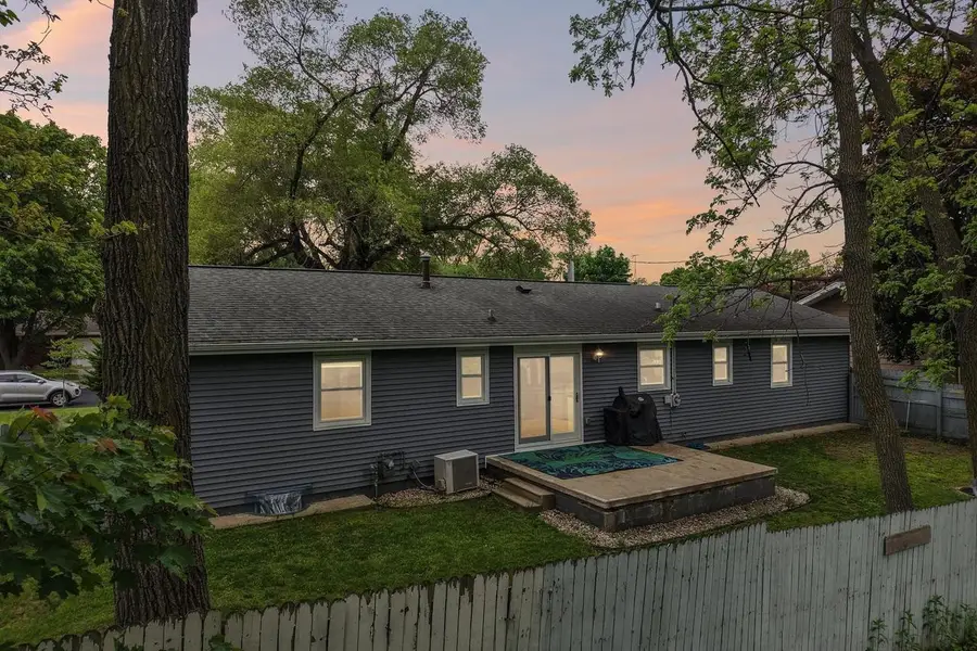 105 W Slifer Street, Portage, WI 53901 - #2