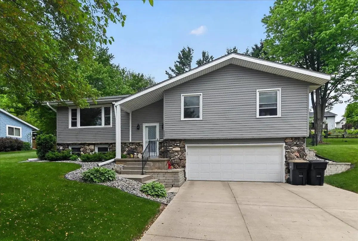 520 Acker Parkway, Deforest, WI 53532 - #1