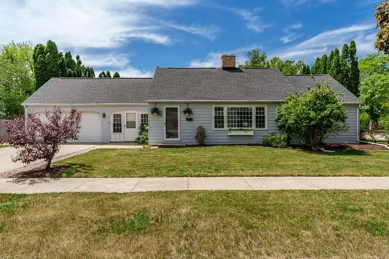 1433 Greenwich Lane, Janesville, WI 53545 - #1