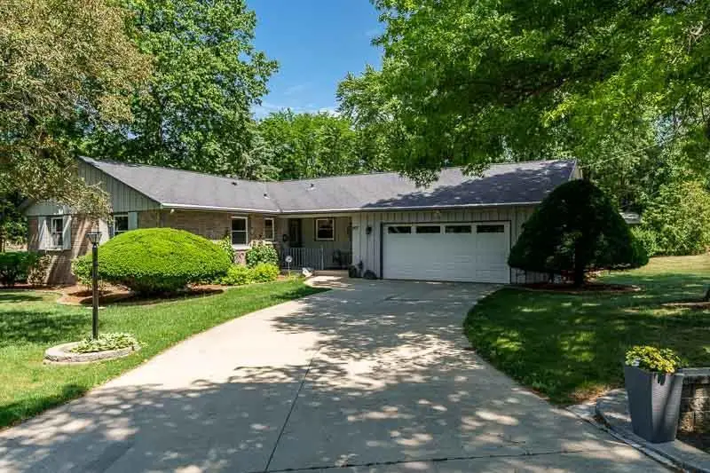 807 E Holiday Drive, Beloit, WI 53511 - #1