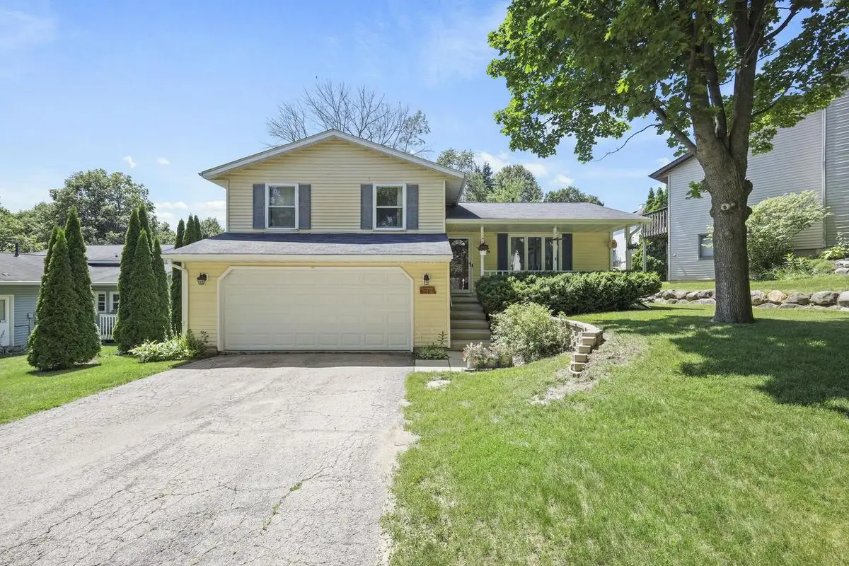 621 Seven Nations Drive, Madison, WI 53713 - #1