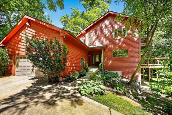 1 White Oaks Lane, Madison, WI 53711