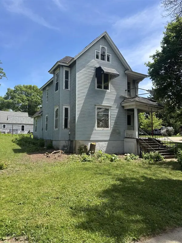 221 S 4th Street, Mount Horeb, WI 53572