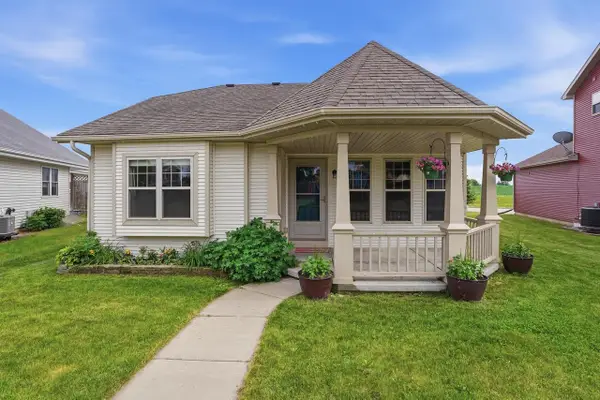 137 Covington Cove Circle, Deerfield, WI 53531
