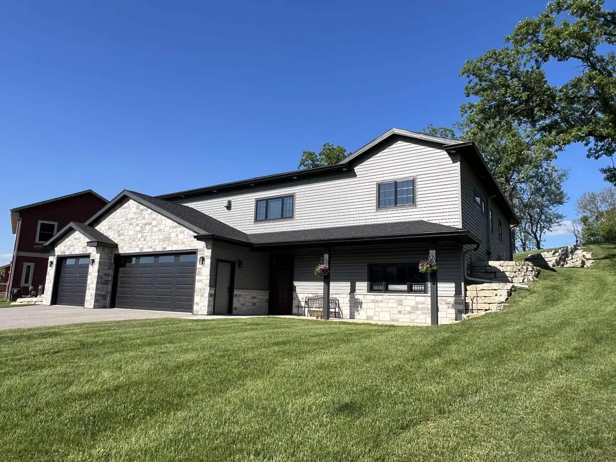 107 Savannah Circle, Barneveld, WI 53507 - #1