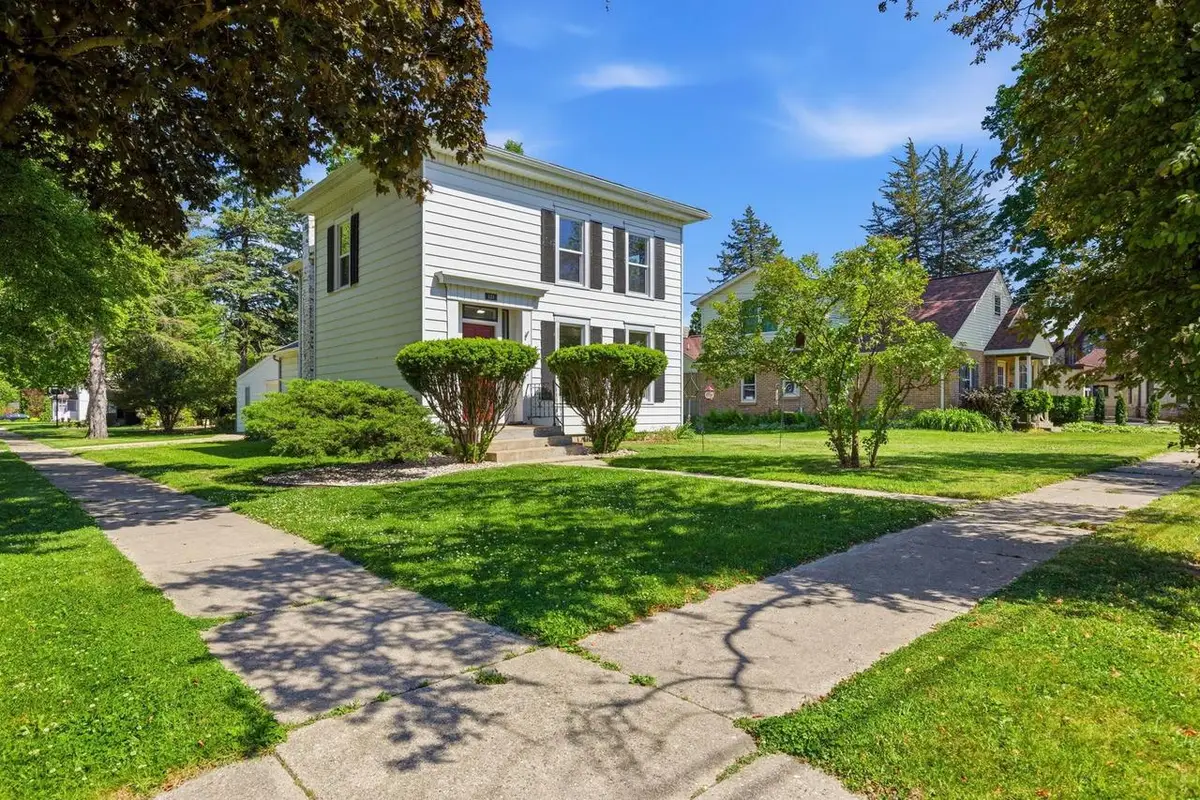 121 N 5th Street, Delavan, WI 53115 - #1