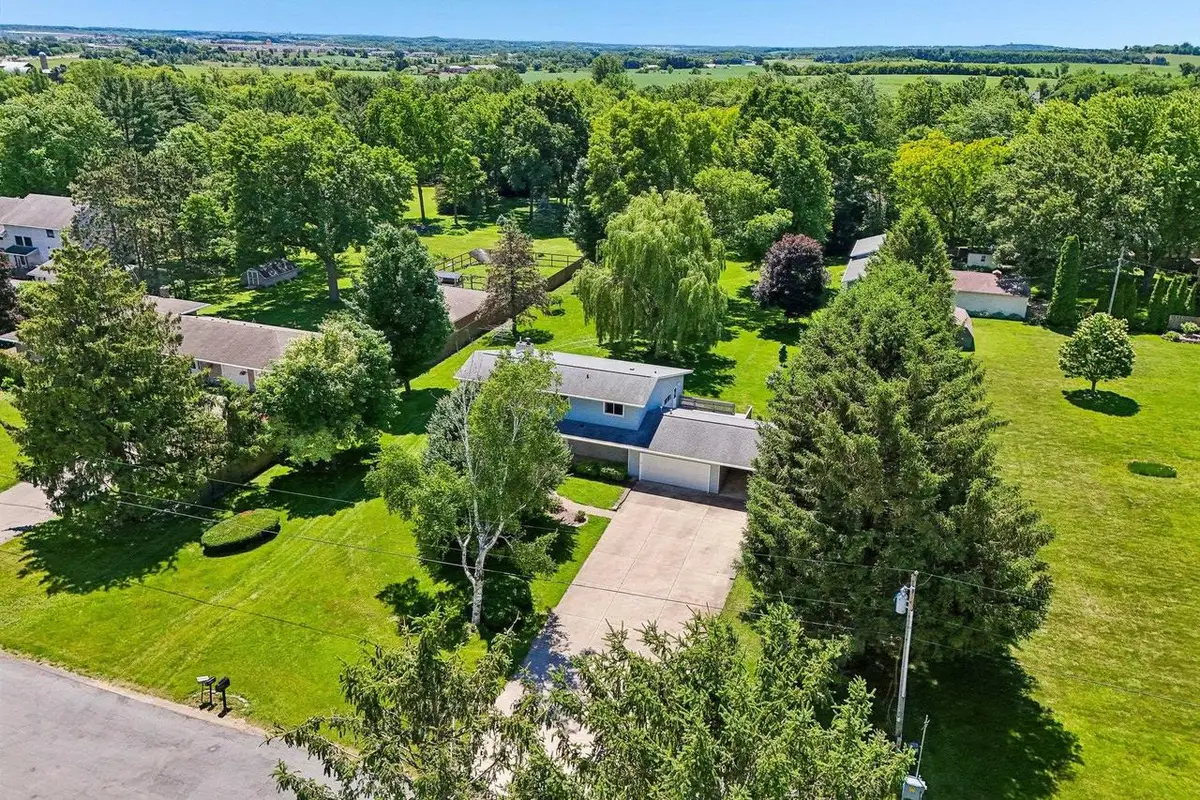 4833 Windsor Prairie Road, Vienna, WI 53532 - #1