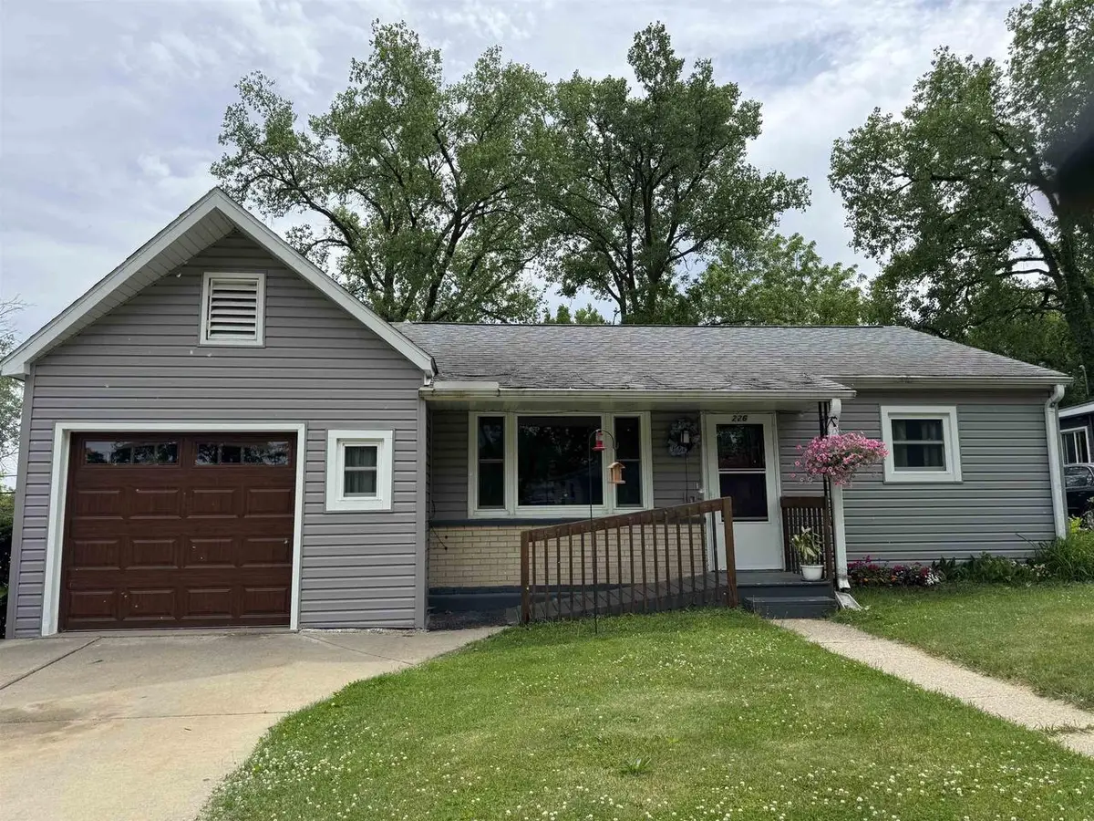 226 Winnebago Avenue, Portage, WI 53901 - #1