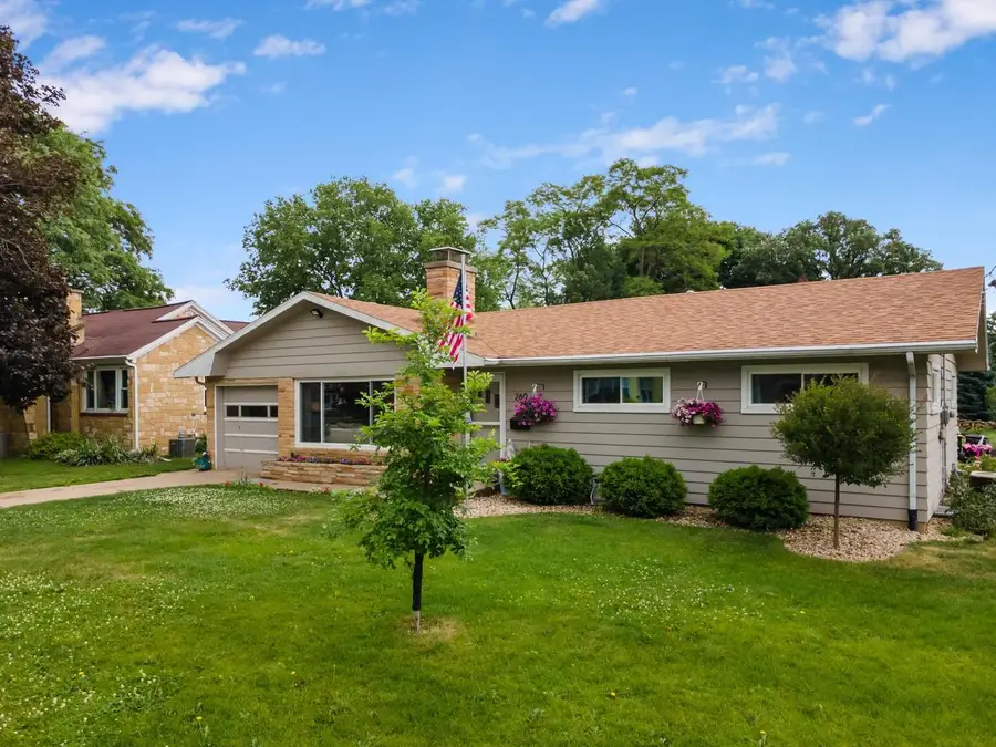 260 Holly Court, Prairie Du Sac, WI 53578 - #2