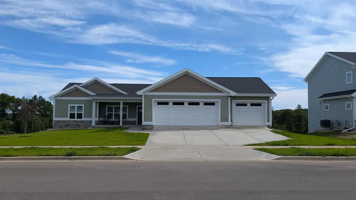 325 Elizibeth Circle, Brooklyn, WI 53521 - #1