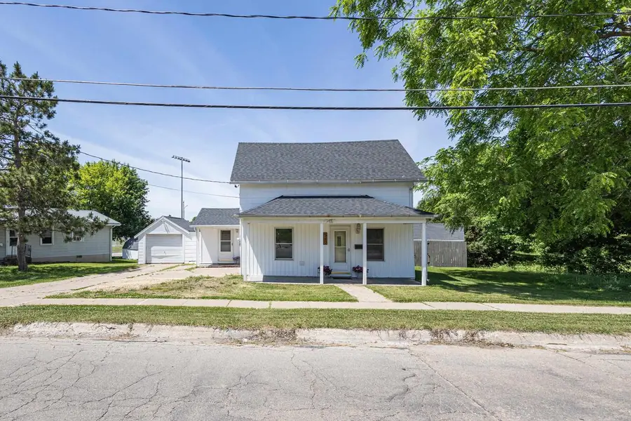 560 Southwest Road, Platteville, WI 53818 - #2