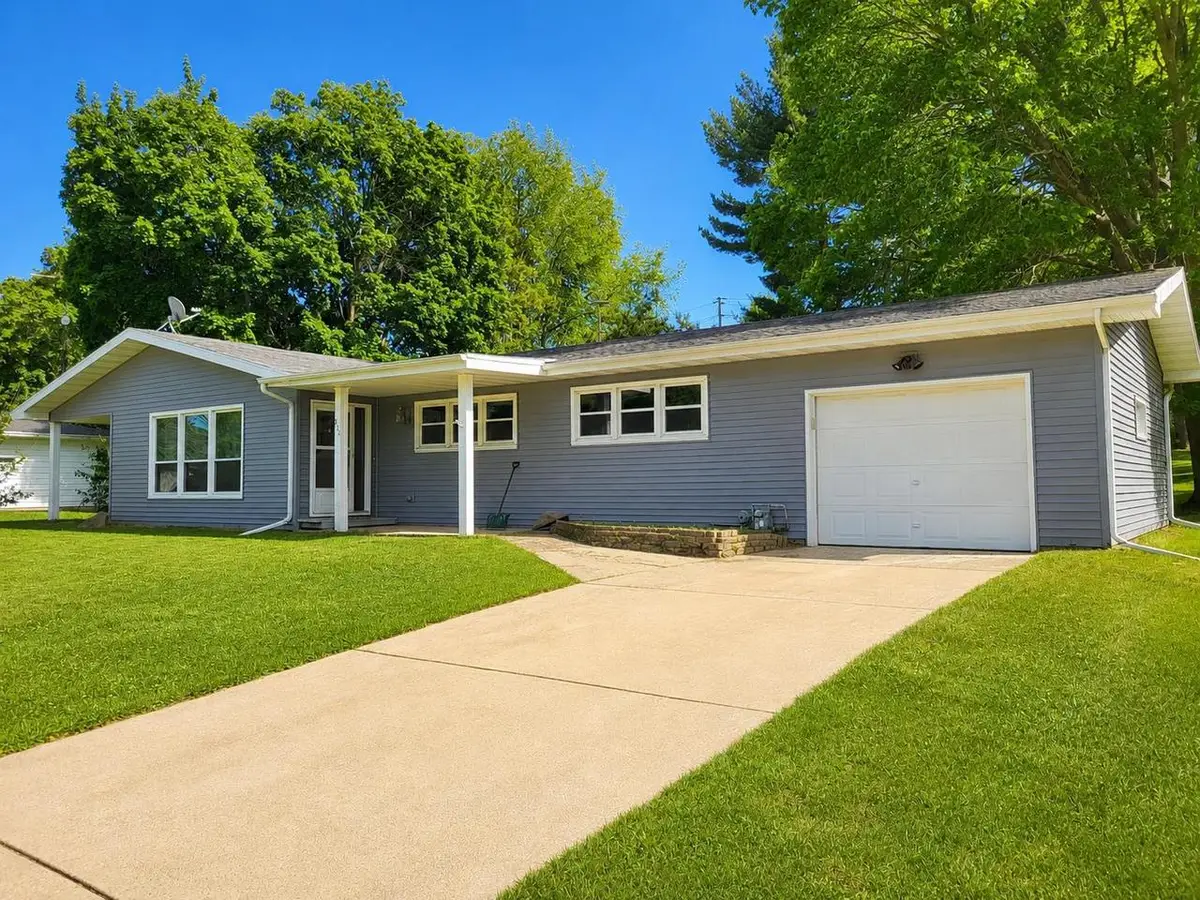 223 E Wisconsin Avenue, Monticello, WI 53570 - #1