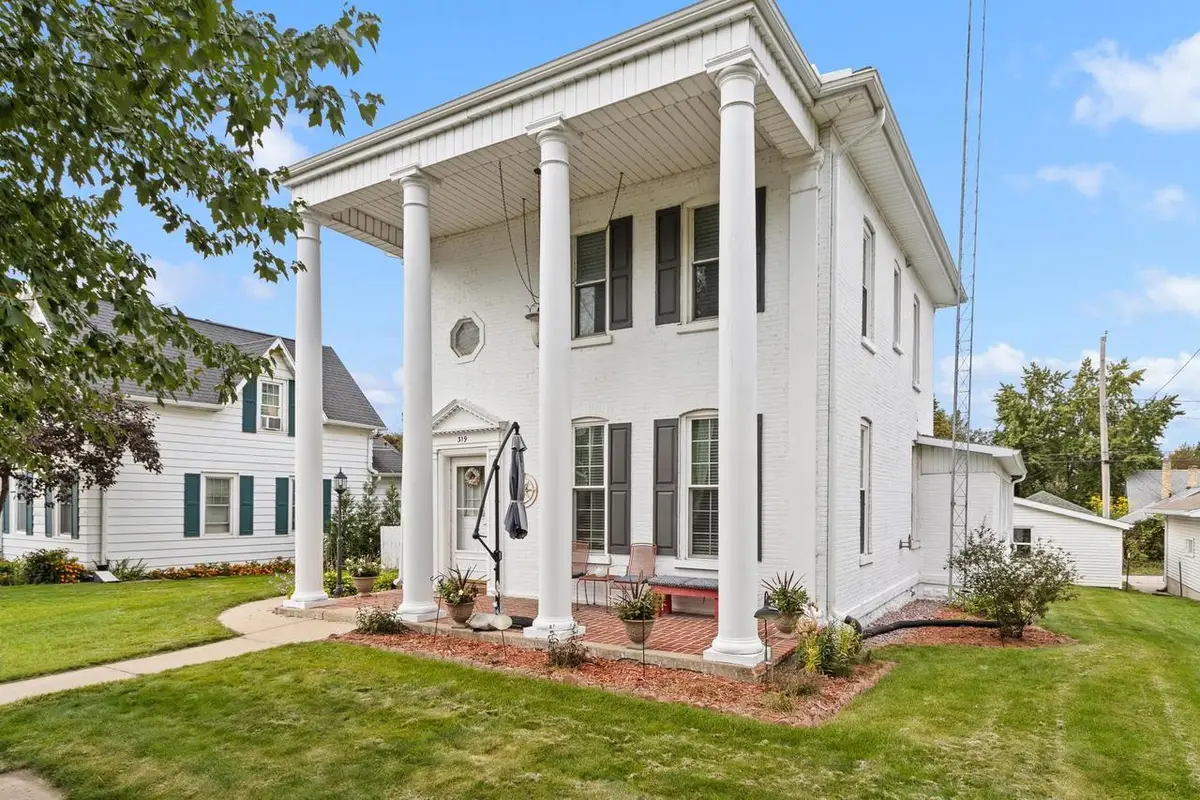 319 W Franklin Street, Portage, WI 53901 - #1