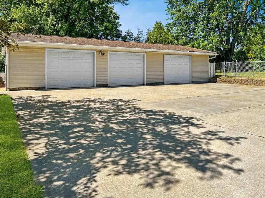 1499 Hemlock Drive, Reedsburg, WI 53959 - #3