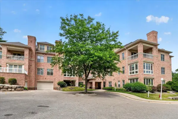 5418 Old Middleton Road #301, Madison, WI 53705